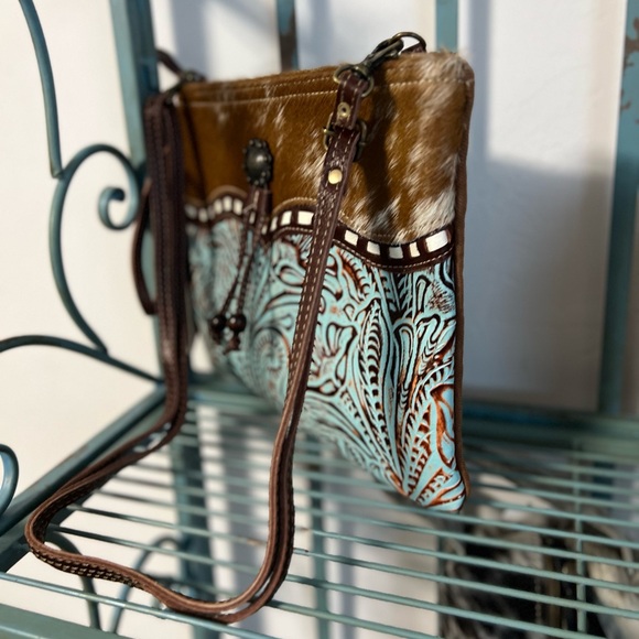 NEW Embossed green leather cowhide Floral Myra Bag ClutchCrossbody Small purse - Picture 8 of 12